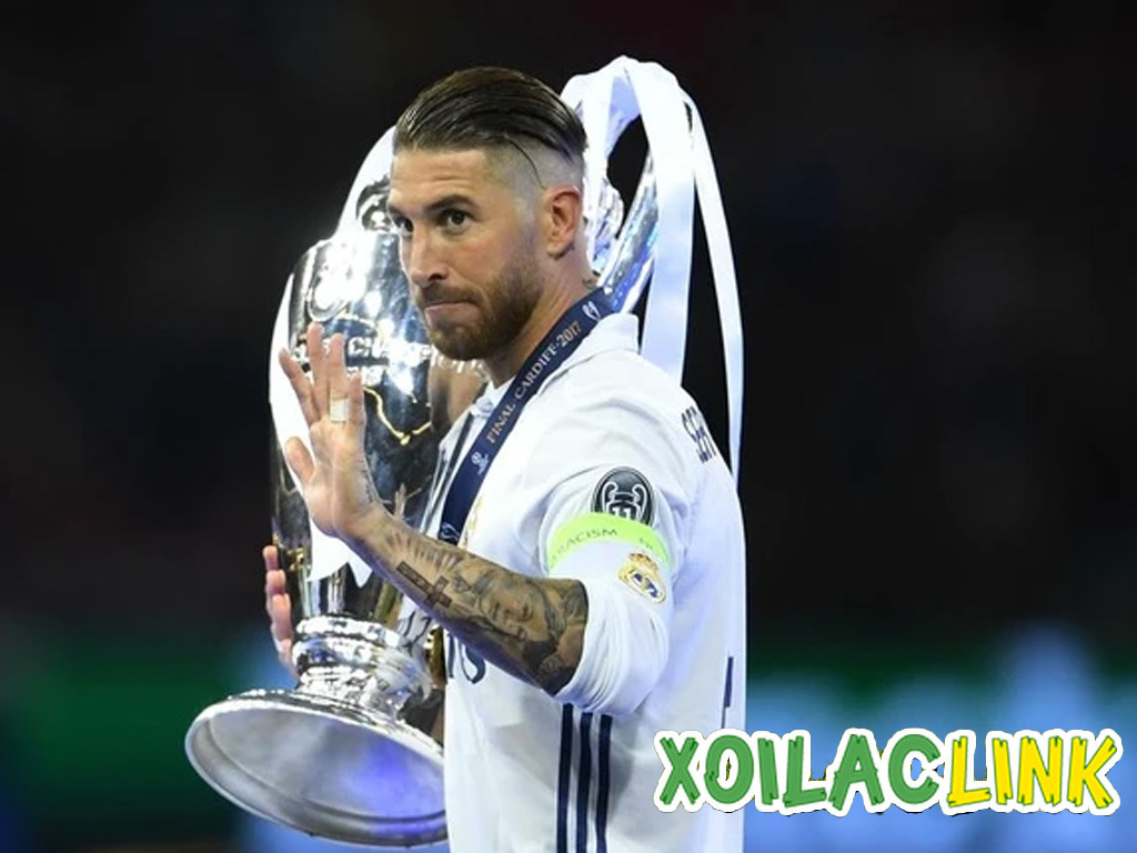 Trung vệ chơi hay nhất C1: Tượng đài phòng ngự thế giới