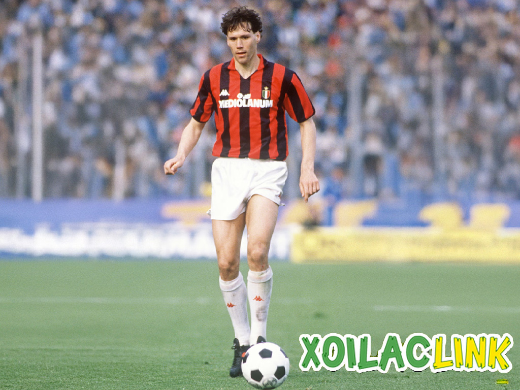 van-basten-la-tien-dao-cam-cuc-ky-toan-dien